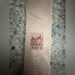 Hermès Pink Silk Ribbon with Logo * some damage of the backside of the tie